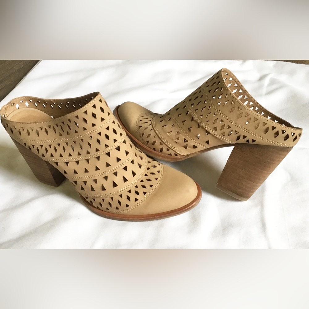 Steve Madden Women's mule Tan leather Block Heel